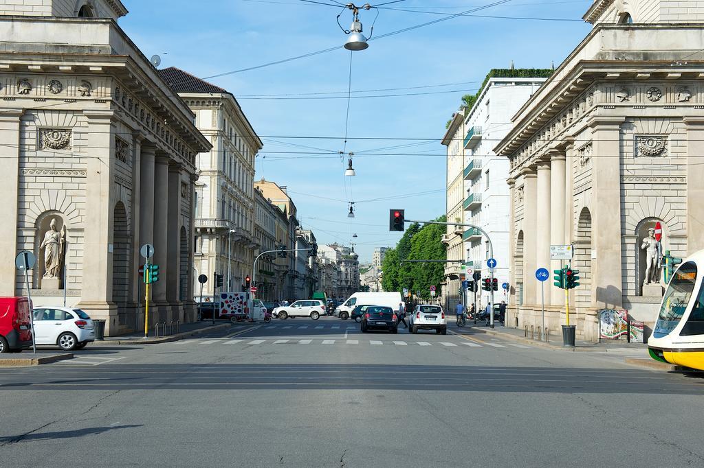 Hotel Mercure Milano Centro Kültér fotó